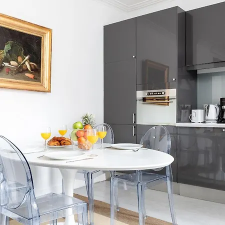 Central Paris - Eiffel Tower View Apartment - 30 Nuits Min *