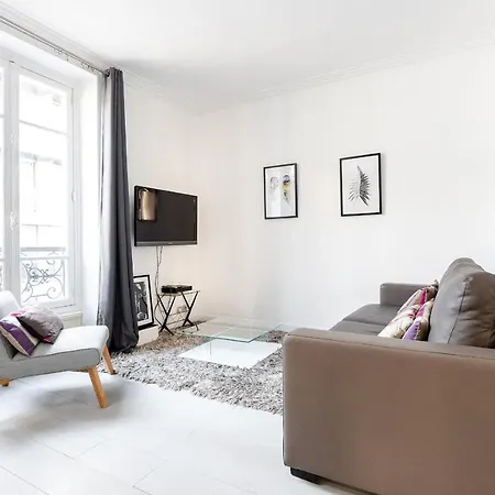 Central Paris - Eiffel Tower View Apartment - 30 Nuits Min Appartamento