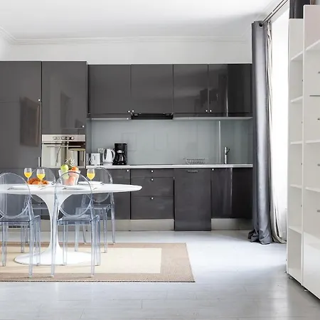 Appartamento Central Paris - Eiffel Tower View Apartment - 30 Nuits Min Parigi